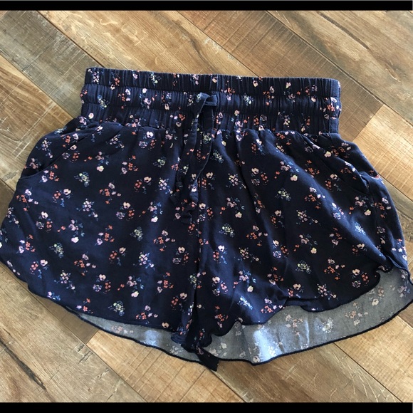 HOLLISTER free flowing summer shorts size XS - Picture 4 of 7